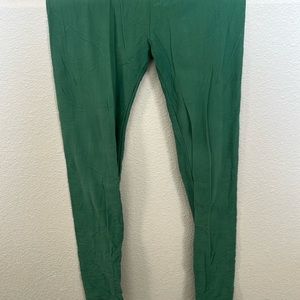 Gently used Lularoe soft leggings from
Smoke free home